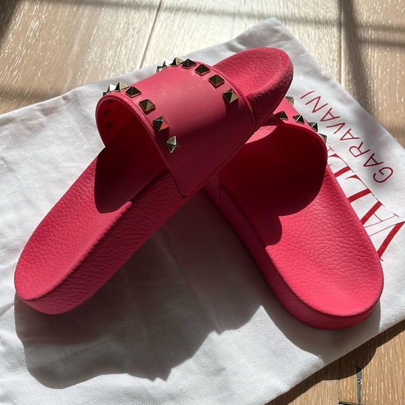 Valentino Rubber Slides Hot Pink Rockstud Accent size 37 - Picture 6 of 11